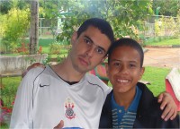 /album/galeria-de-fotos/felipe%20com%20o%20irm%c3%a3o-jpg/